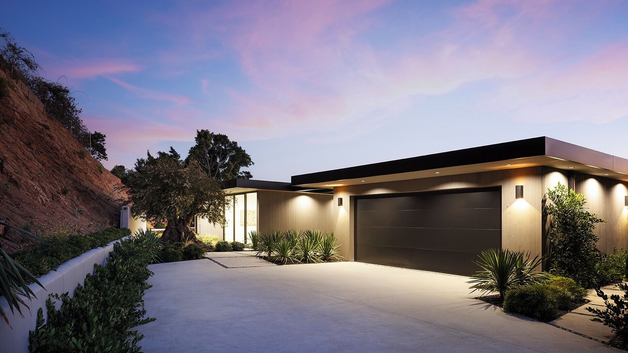 Photo of Outdoor in Trousdale Estates