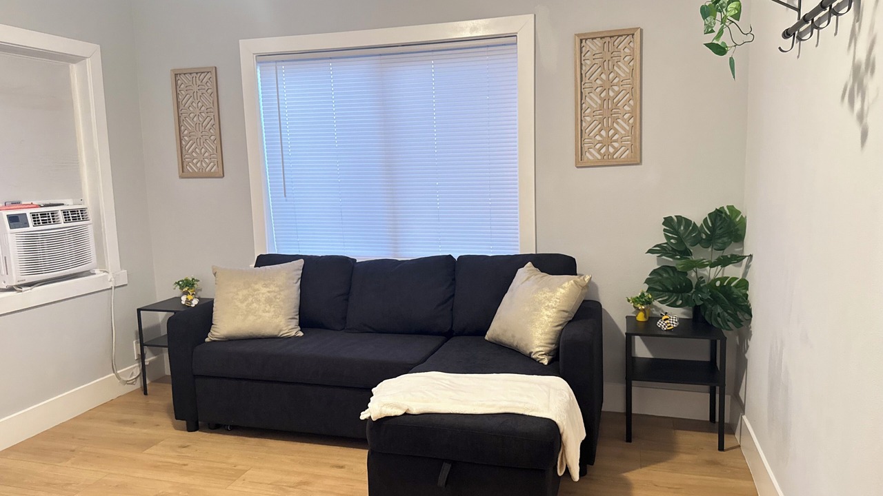 Photo of Livingroom in East Los Angeles
