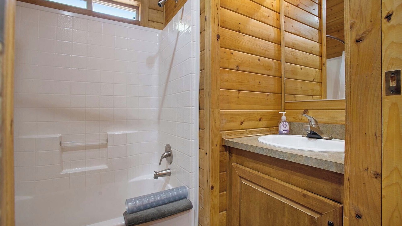 Photo of Bathroom in Willits