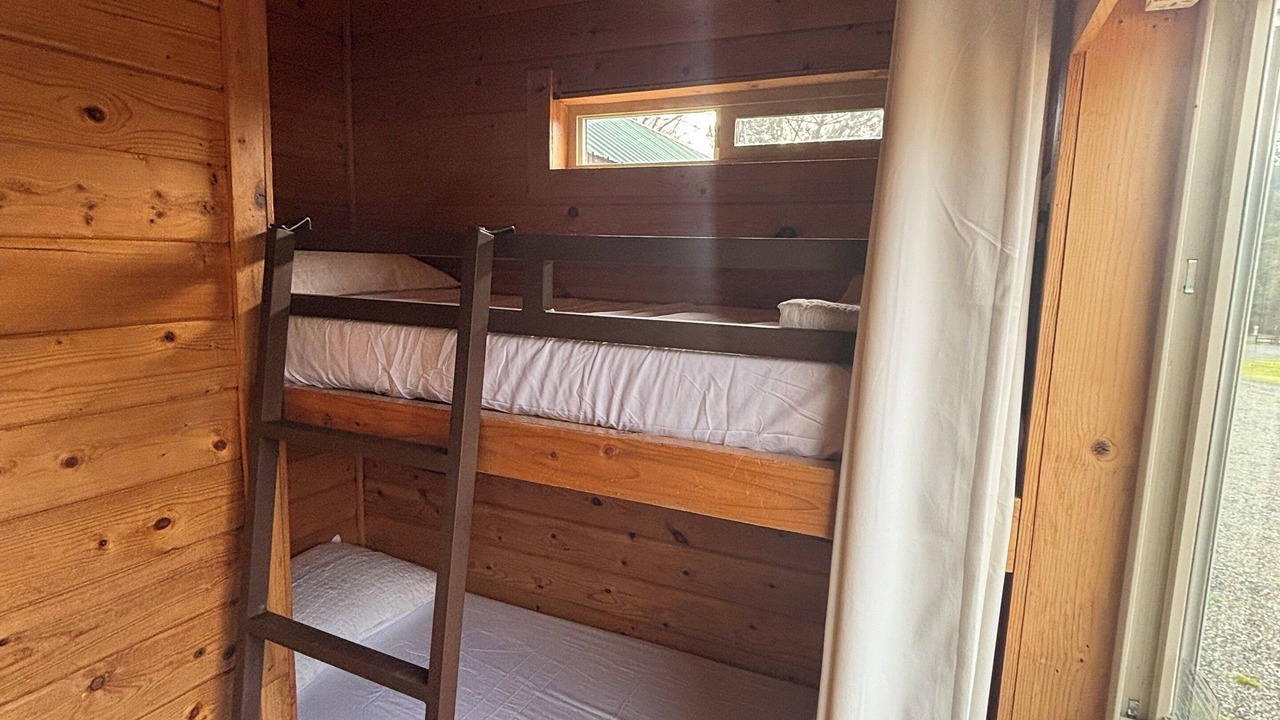 Photo of Bedroom in Willits