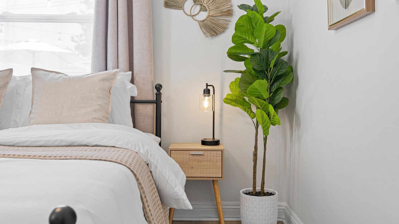 Photo of Bedroom in Inglewood