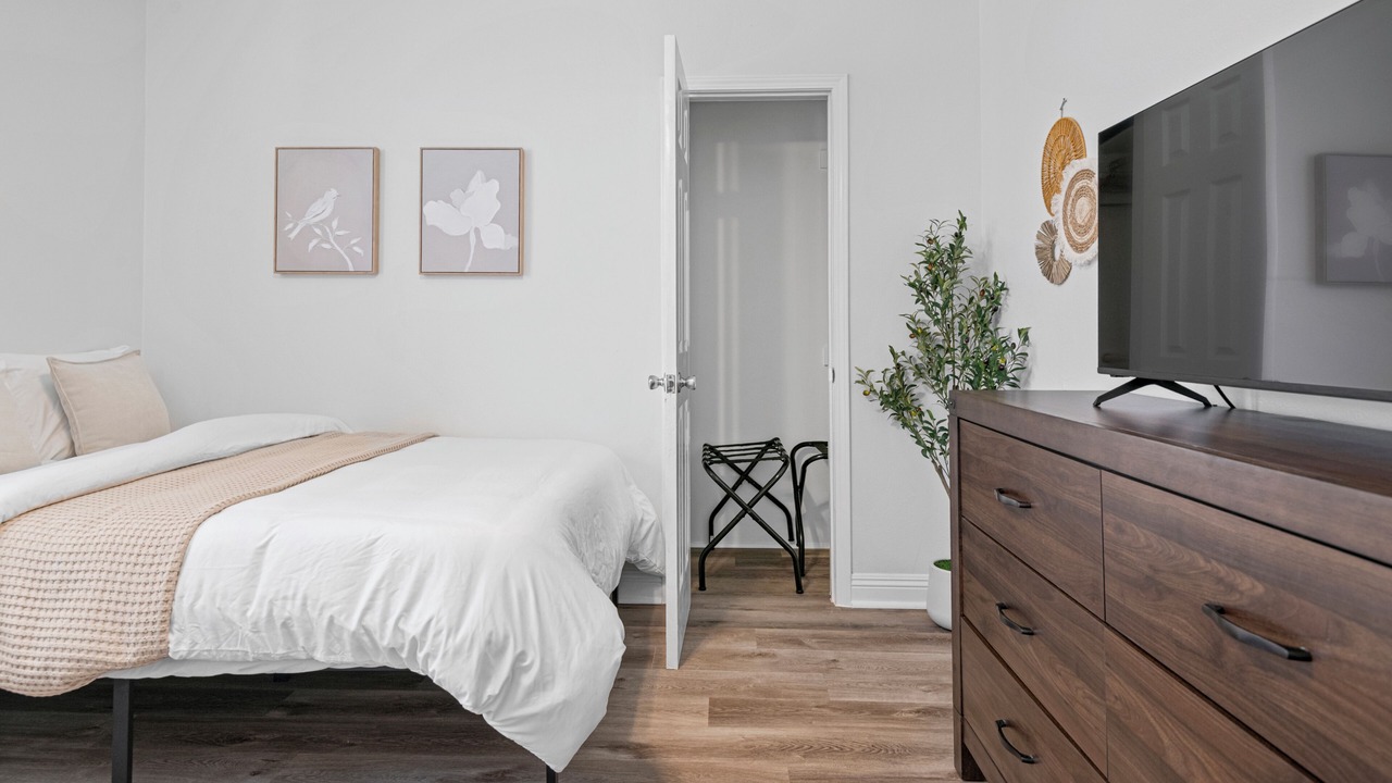 Photo of Bedroom in Inglewood