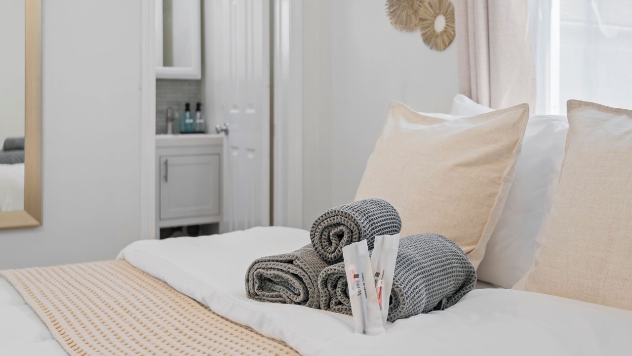 Photo of Bedroom in Inglewood