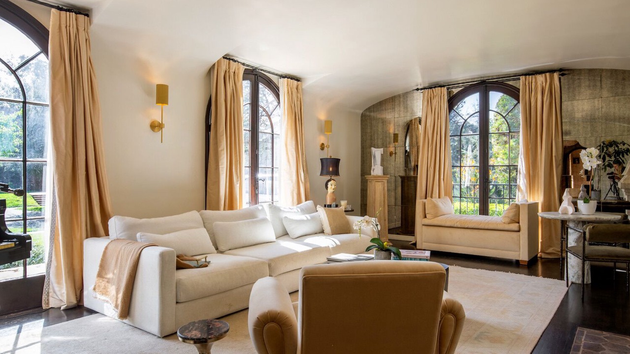 Photo of Livingroom in Windsor Square