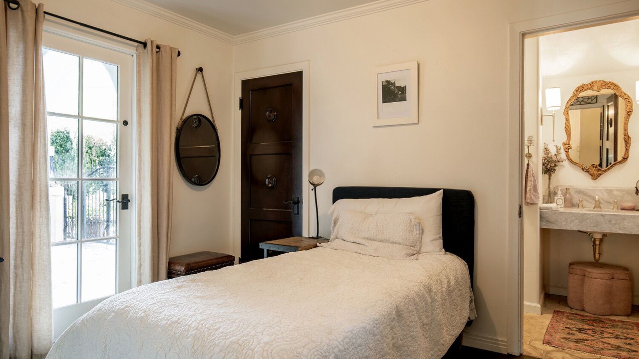 Photo of Bedroom in Windsor Square