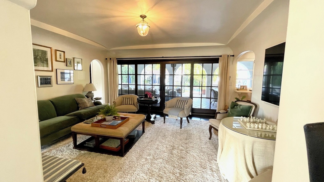 Photo of Livingroom in Windsor Square