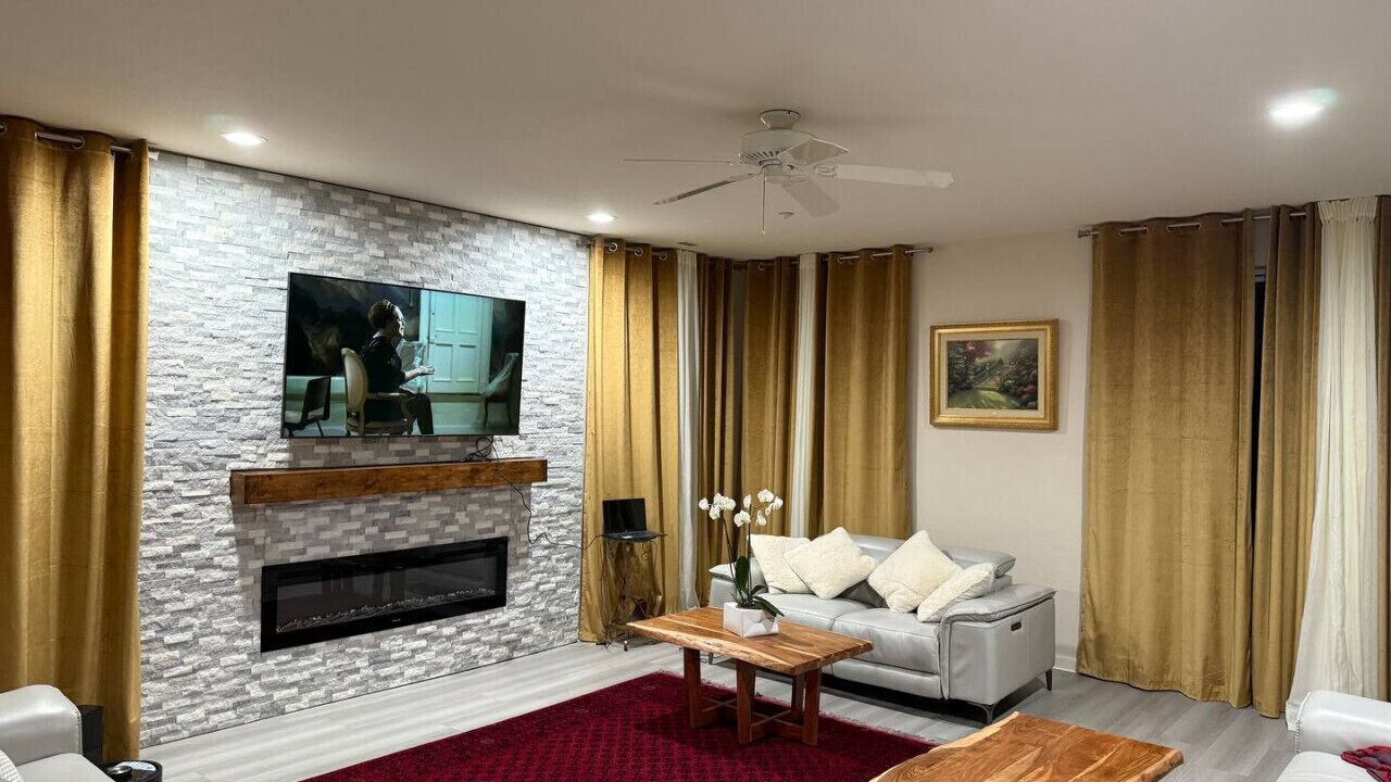 Photo of Livingroom in Salinas