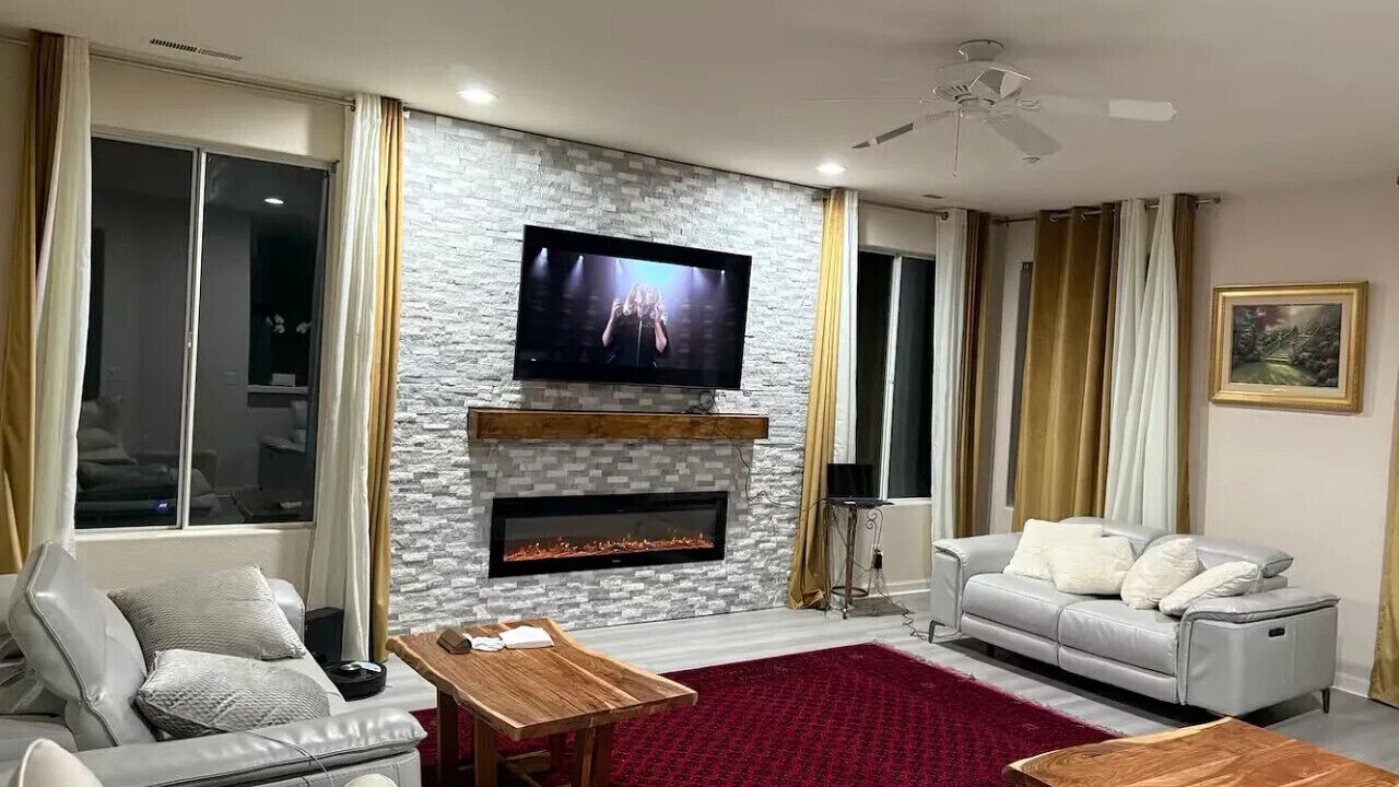 Photo of Livingroom in Salinas