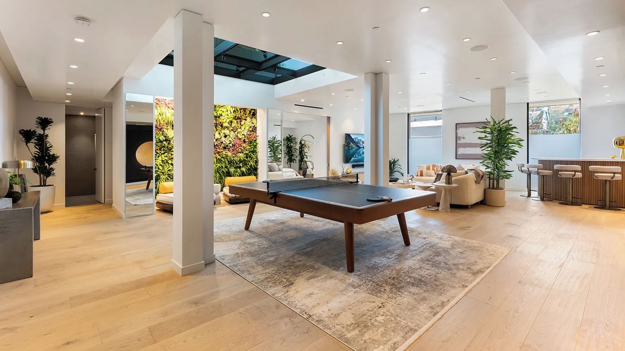 Photo of Bedroom in Hollywood Hills West