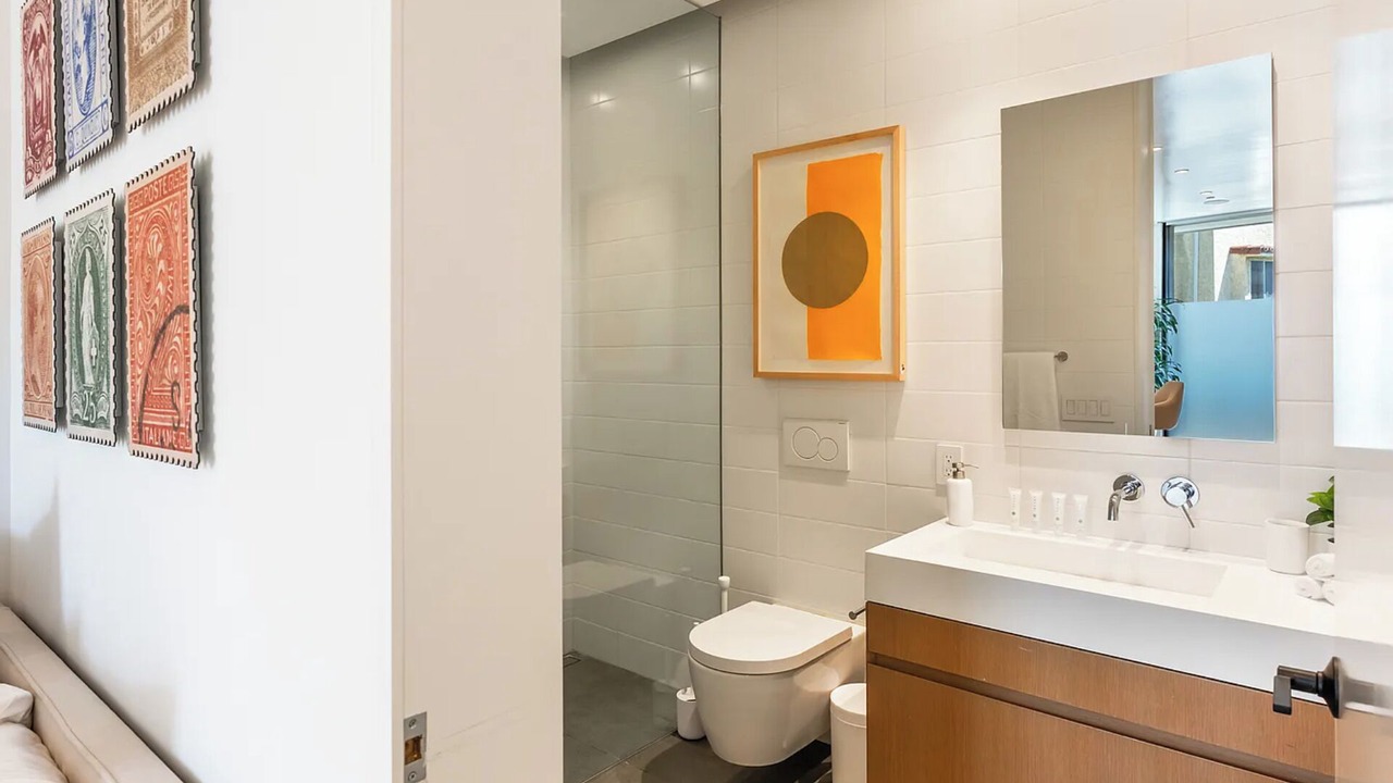 Photo of Bathroom in Hollywood Hills West