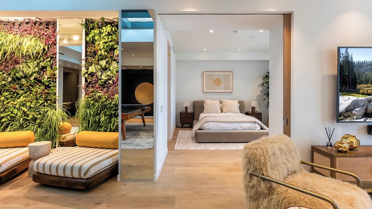 Photo of Bedroom in Hollywood Hills West