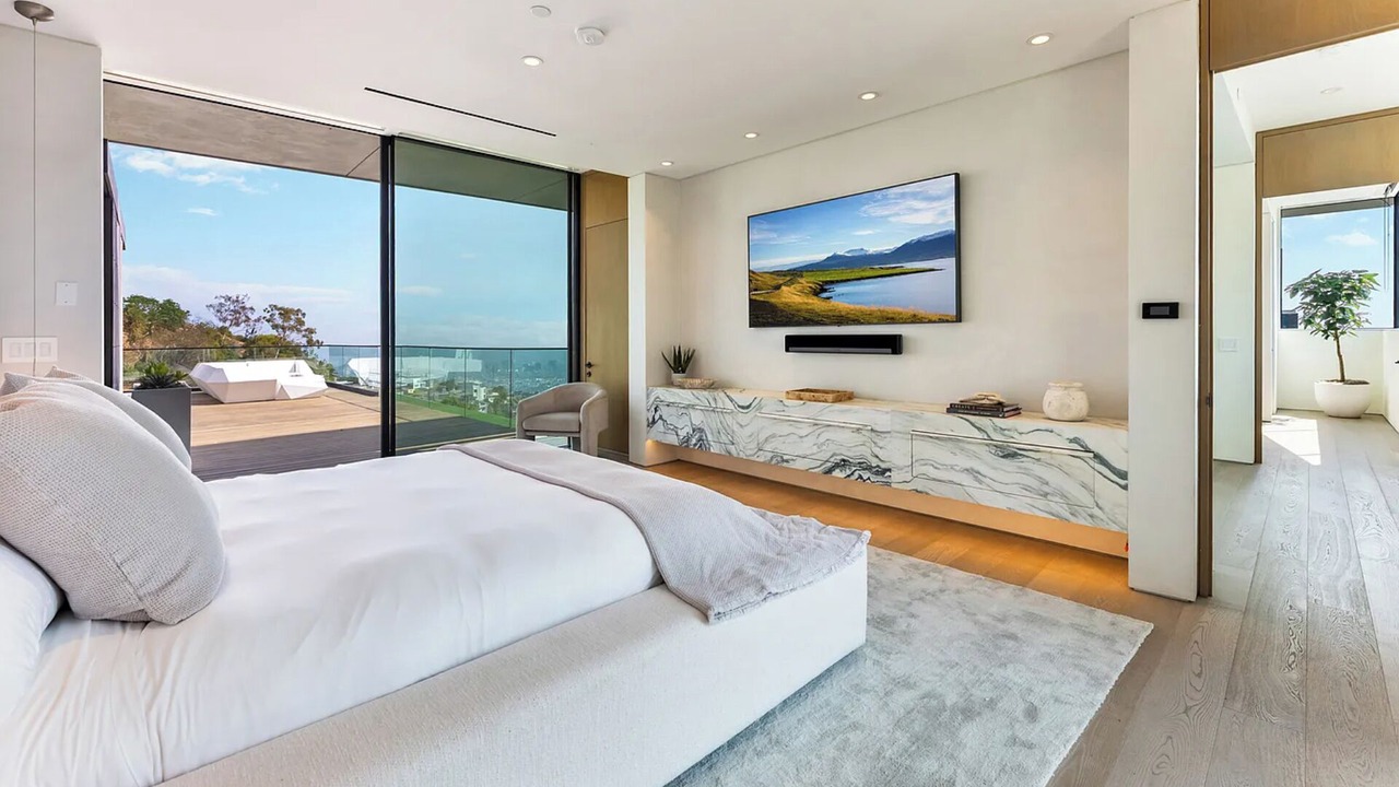 Photo of Bedroom in Hollywood Hills West