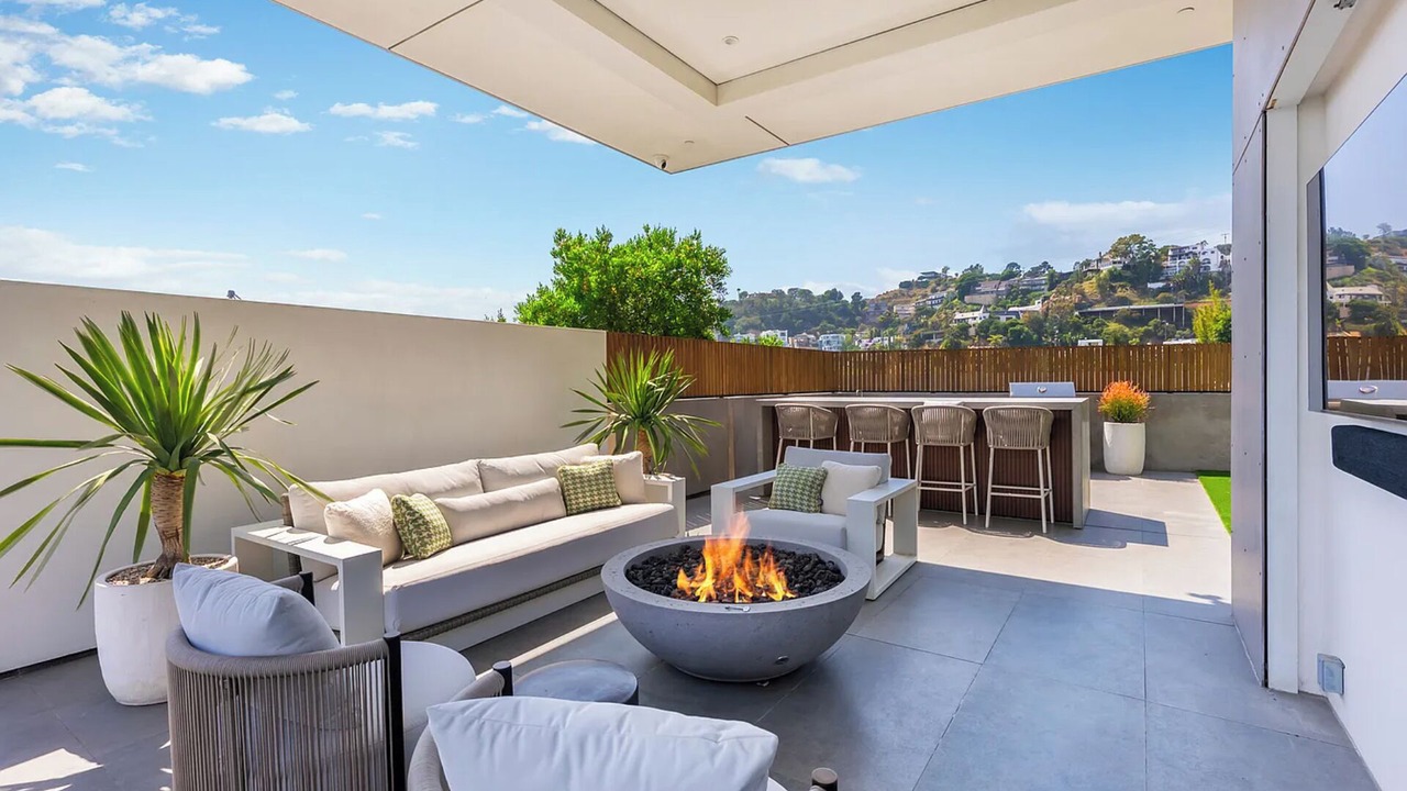 Photo of Patio Balcony in Hollywood Hills West