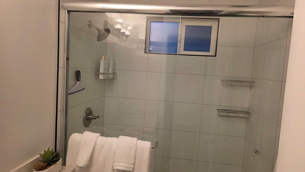 Photo of Bathroom in Thousand Oaks