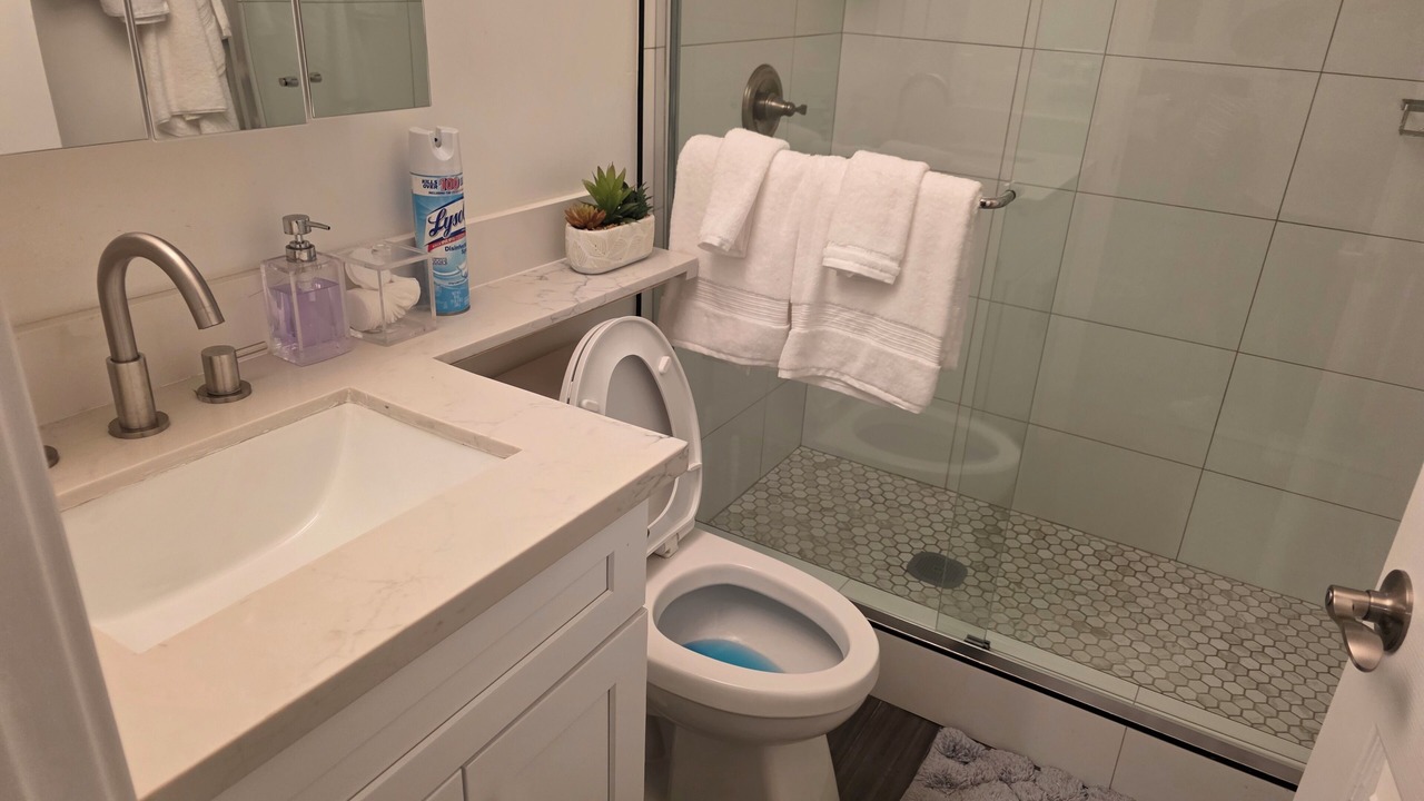 Photo of Bathroom in Thousand Oaks