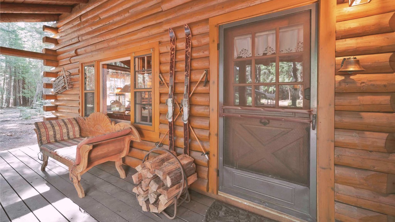 Photo of Livingroom in Shingletown