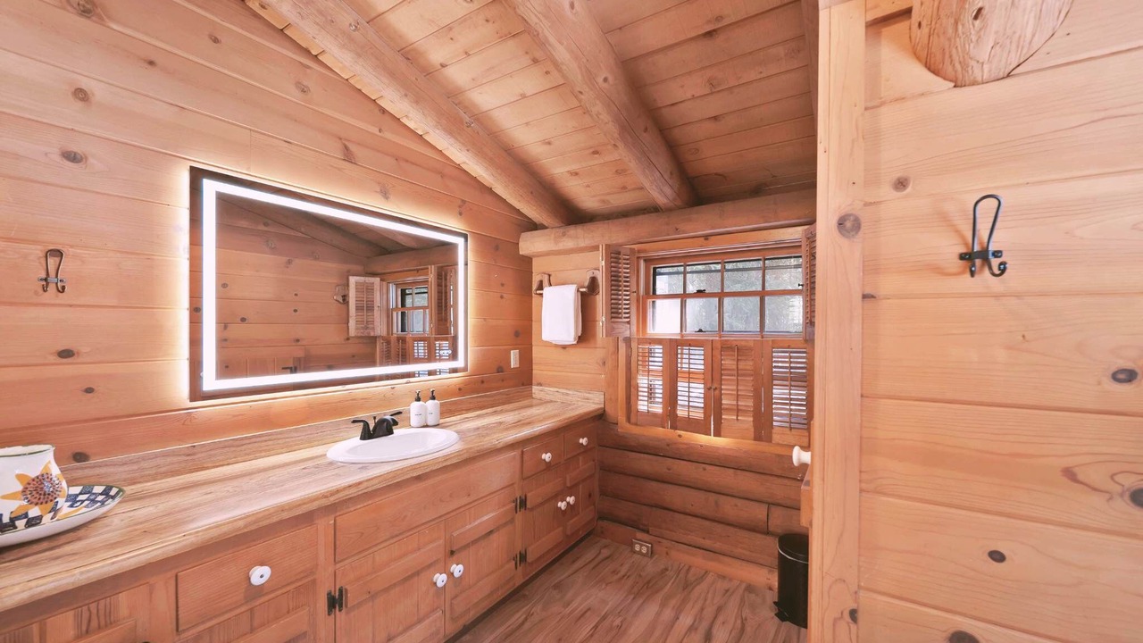 Photo of Bathroom in Shingletown