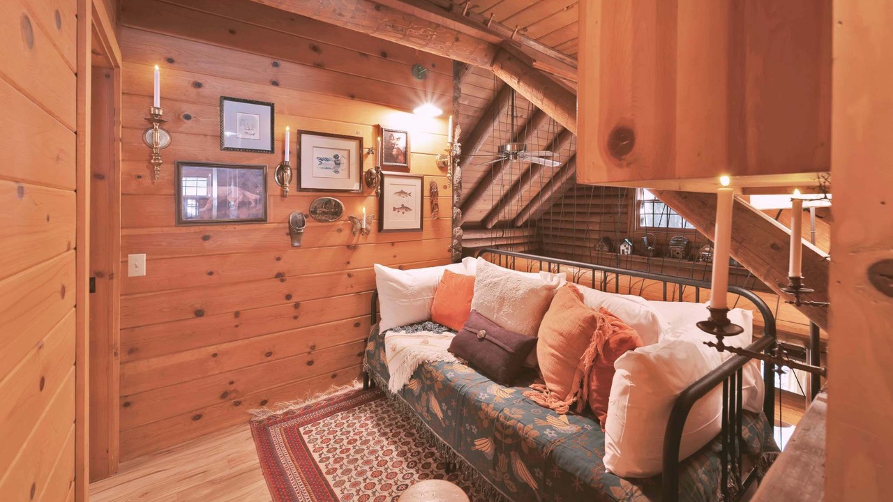 Photo of Bedroom in Shingletown