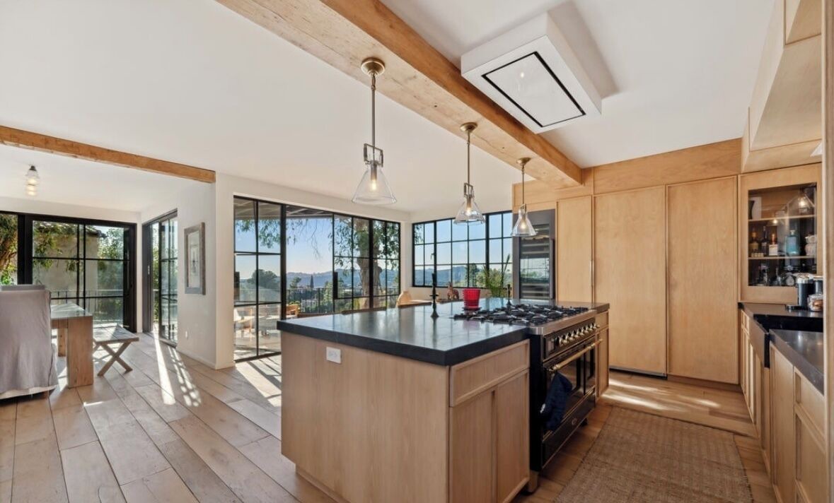 Photo of Kitchen in Hollywoodland