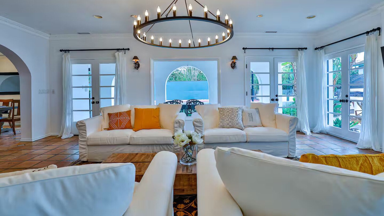 Photo of Livingroom in Sherman Oaks