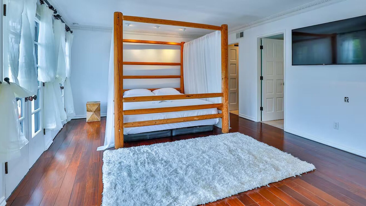 Photo of Bedroom in Sherman Oaks