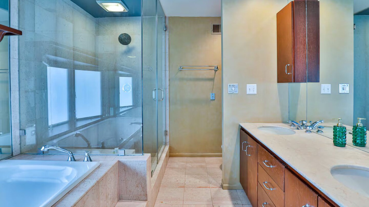 Photo of Bathroom in Sherman Oaks