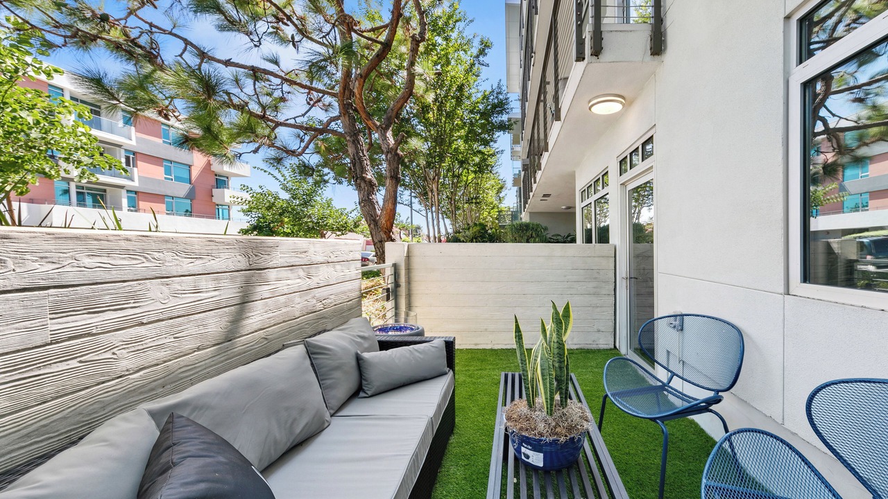 Photo of Patio Balcony in La Brea