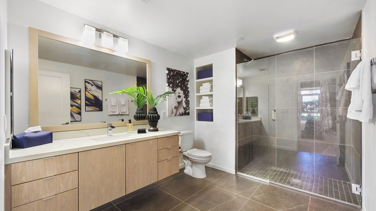 Photo of Bathroom in La Brea