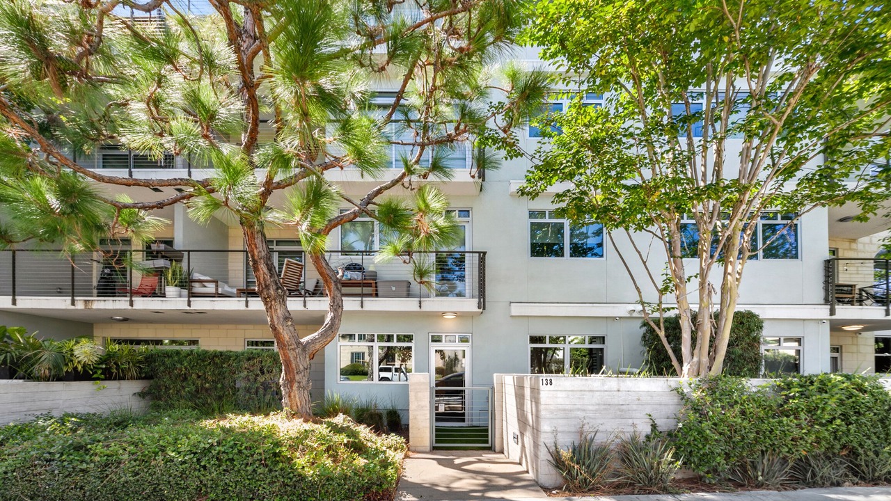 Photo of Outdoor in La Brea