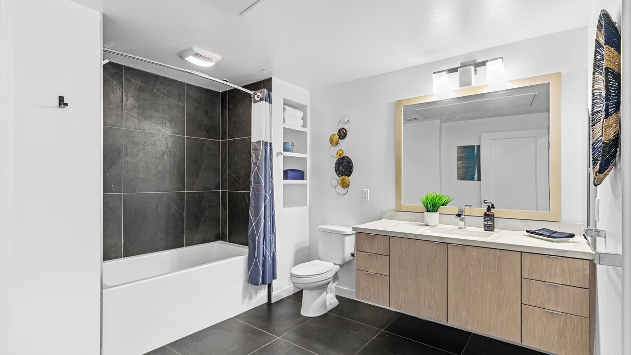Photo of Bathroom in La Brea