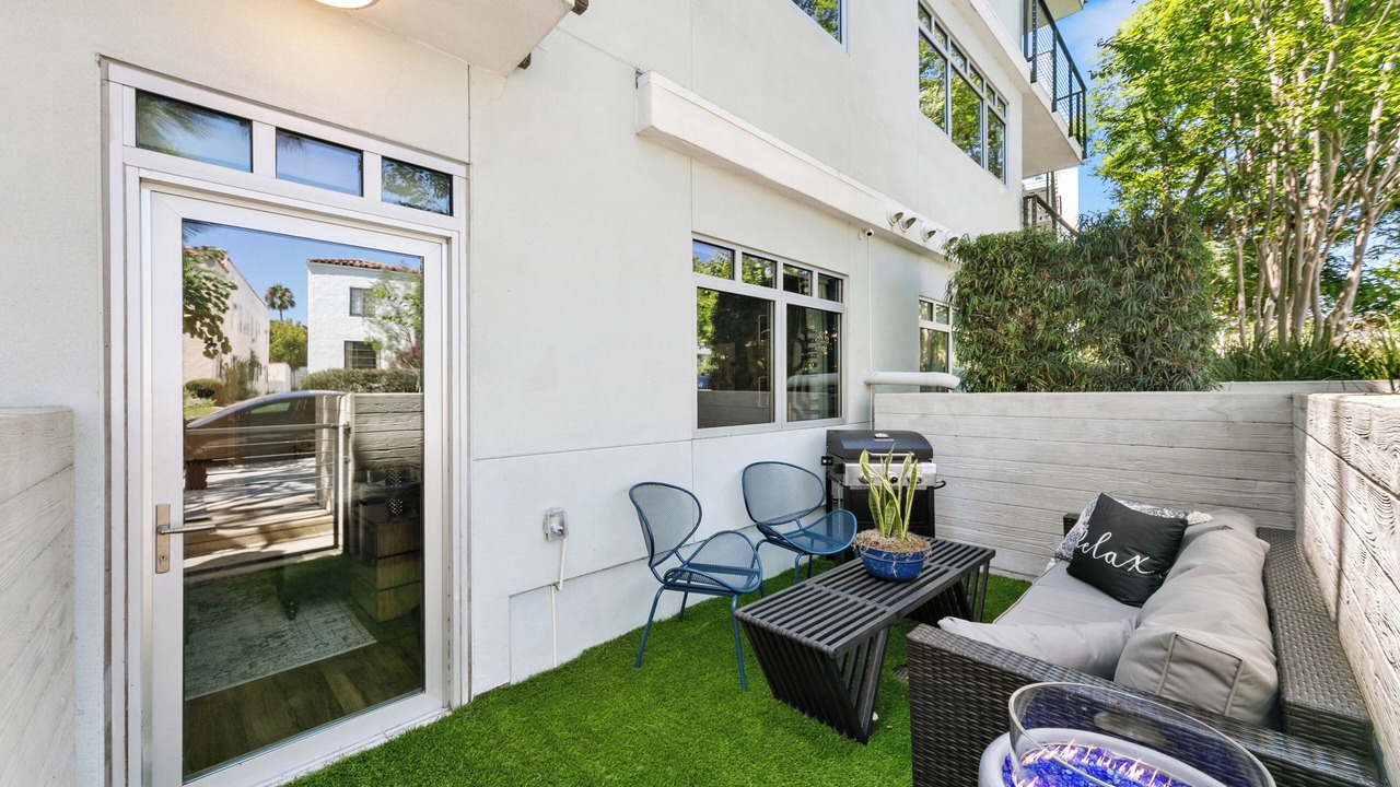 Photo of Patio Balcony in La Brea