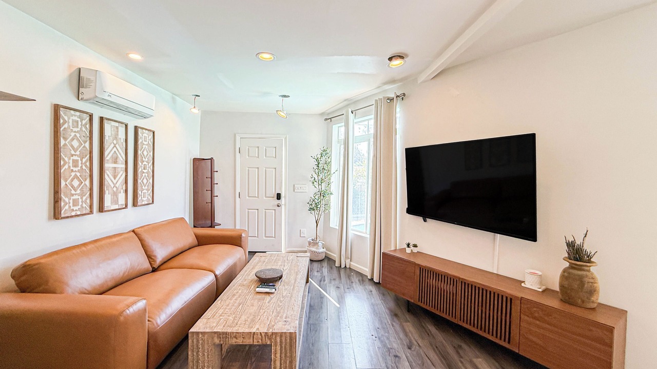 Photo of Livingroom in Ladera Heights