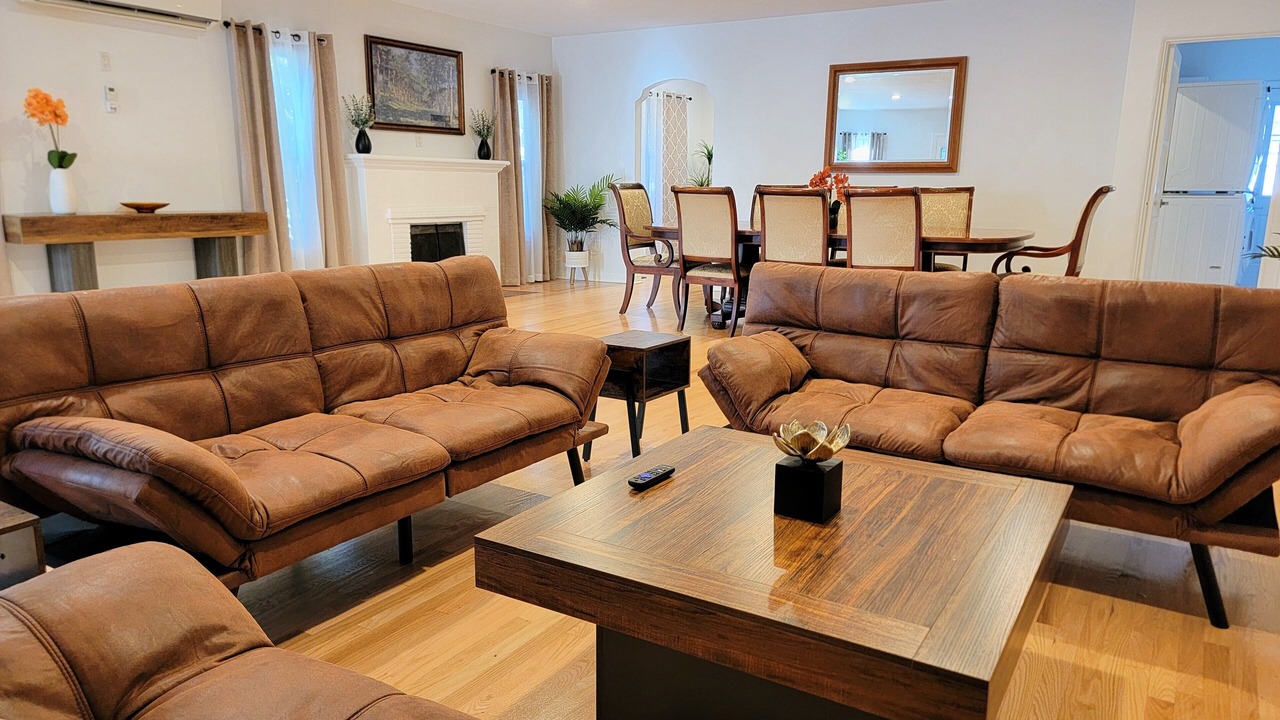 Photo of Livingroom in Beverly Hills