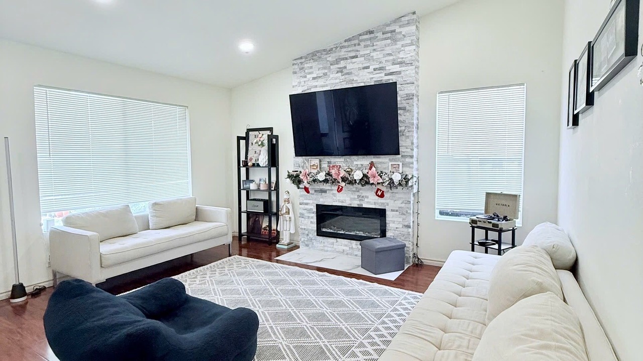 Photo of Livingroom in Alum Rock