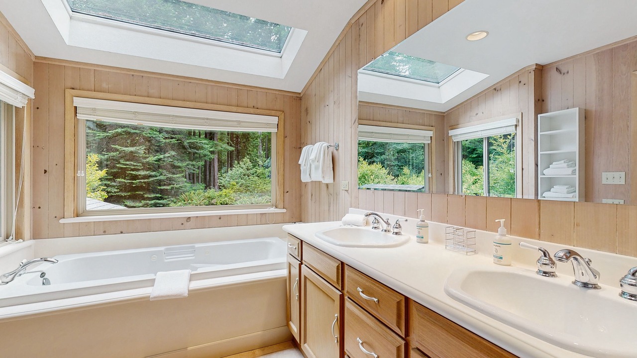 Photo of Bathroom in Mendocino