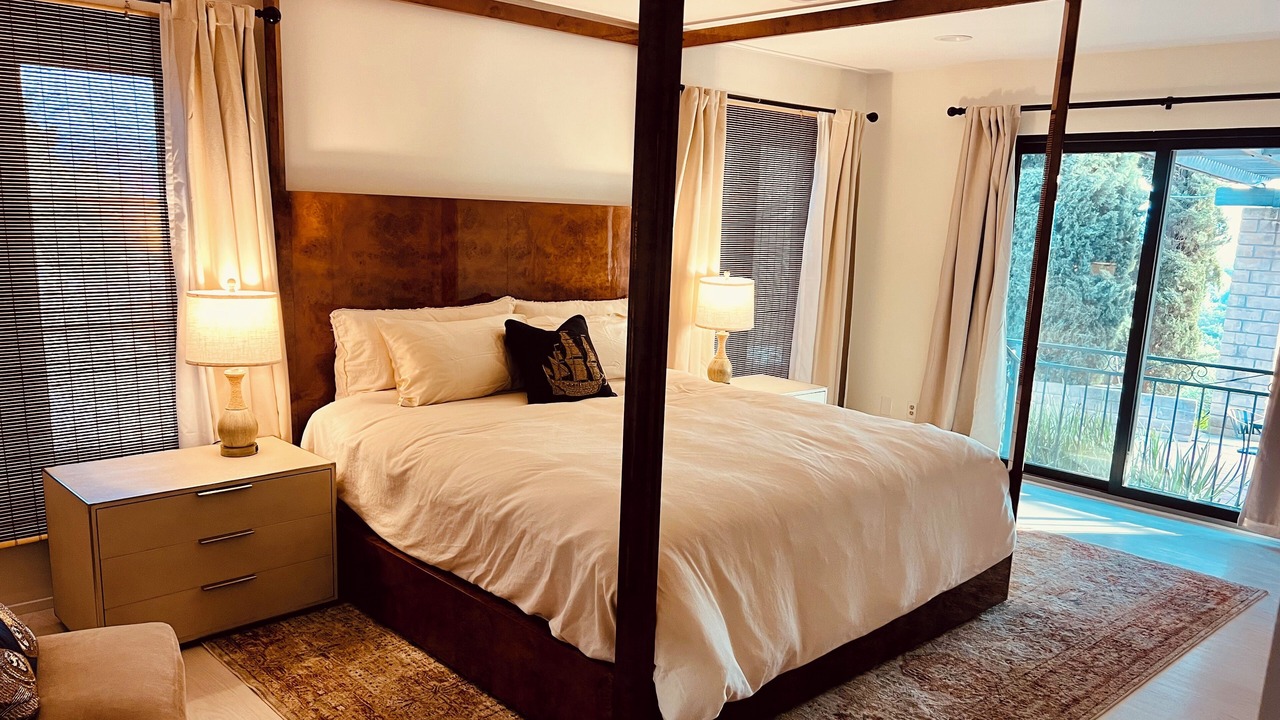 Photo of Bedroom in Meiners Oaks