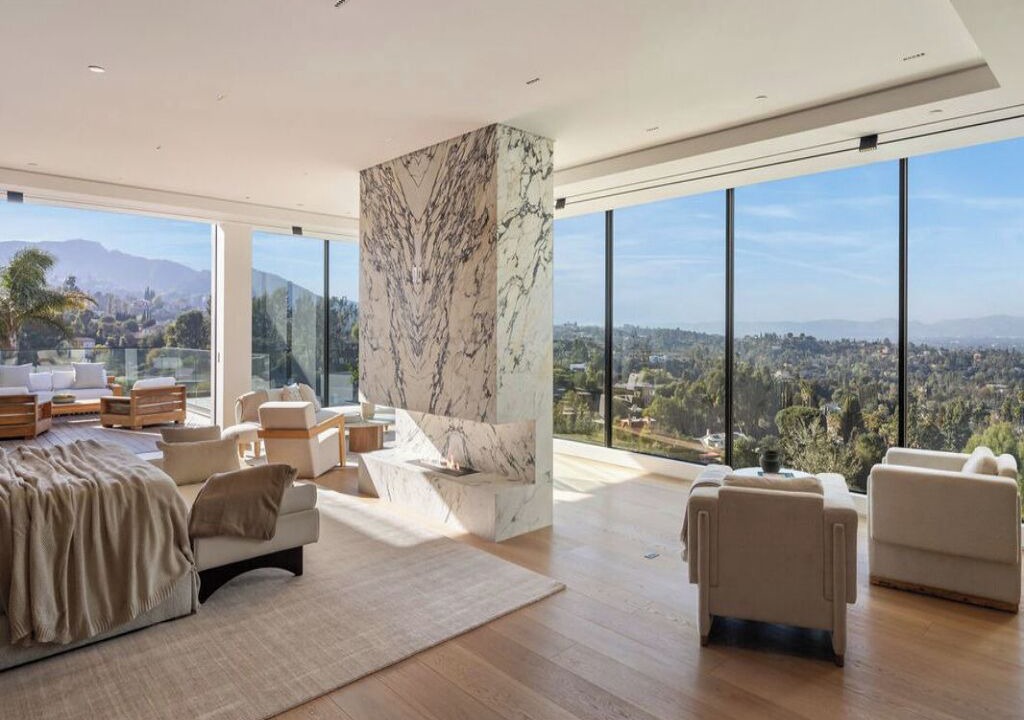 Photo of Others in Encino