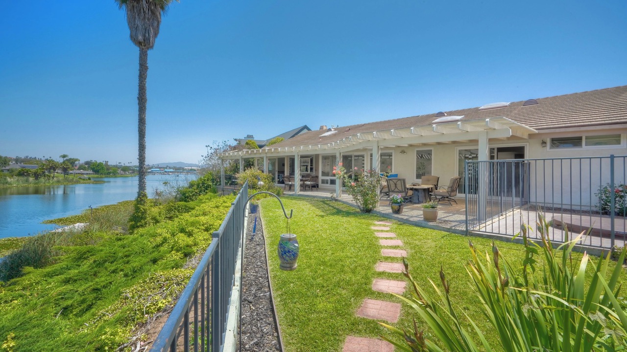 Photo of Patio Balcony in Lake San Marcos