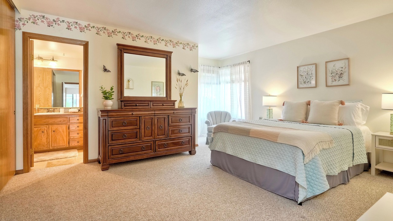 Photo of Bedroom in Lake San Marcos
