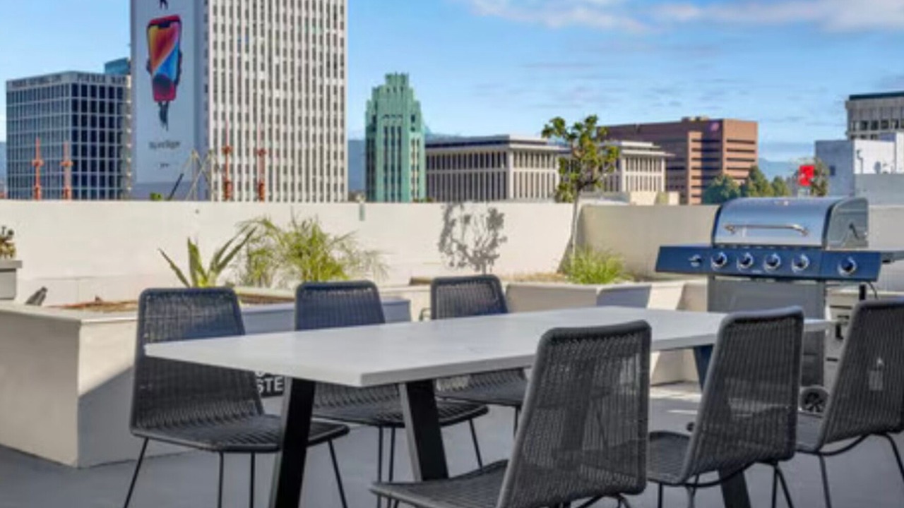 Photo of Outdoor in Wilshire