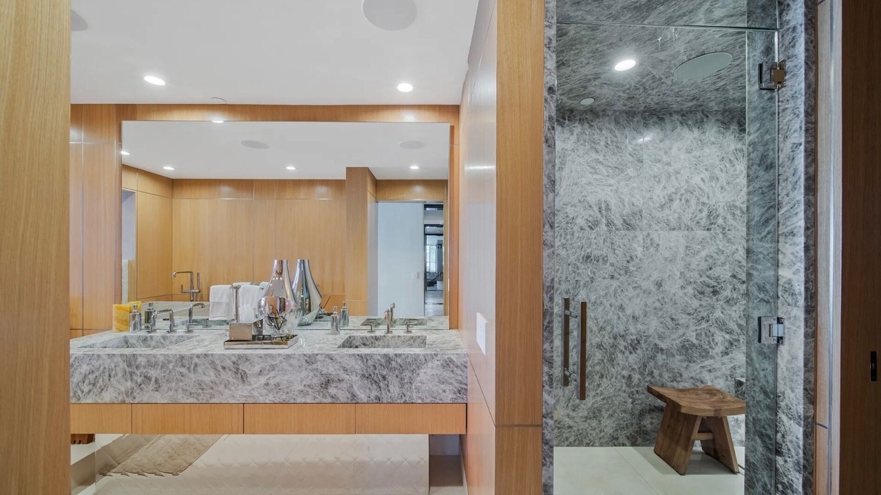 Photo of Bathroom in Hollywood