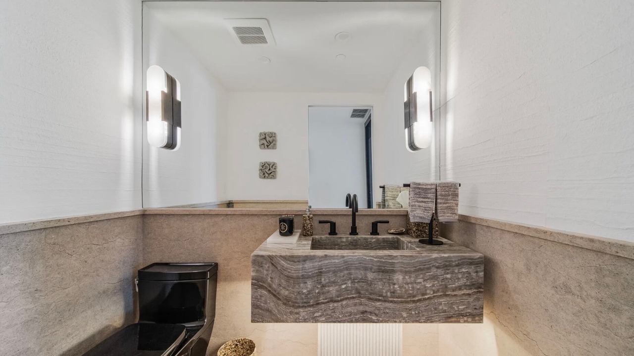 Photo of Bathroom in Hollywood