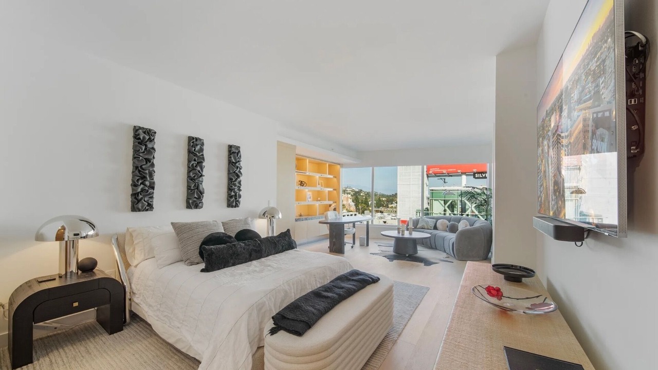 Photo of Bedroom in Hollywood