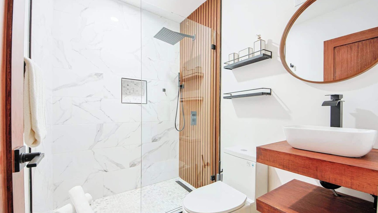 Photo of Bathroom in Los Feliz