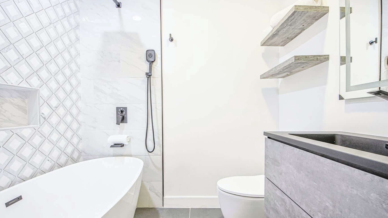 Photo of Bathroom in Los Feliz