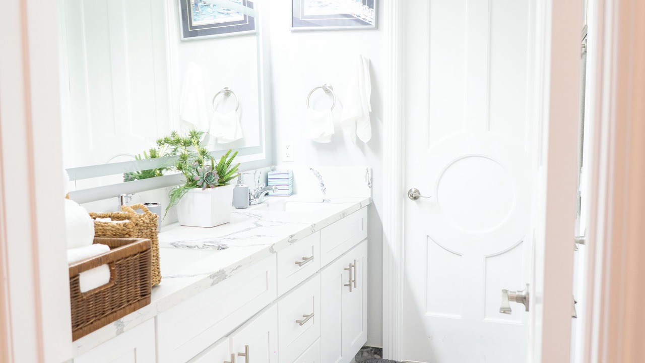 Photo of Bathroom in Midway City