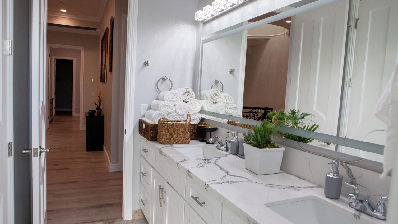Photo of Bathroom in Midway City