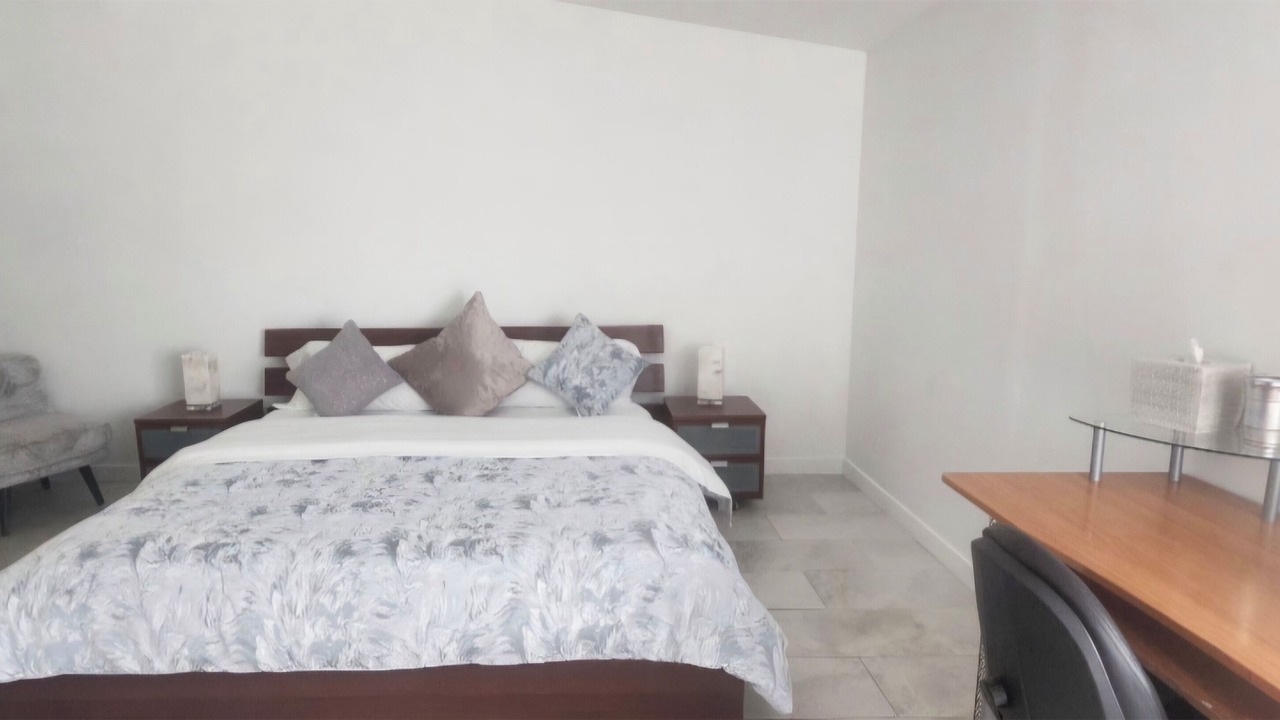 Photo of Bedroom in Duarte