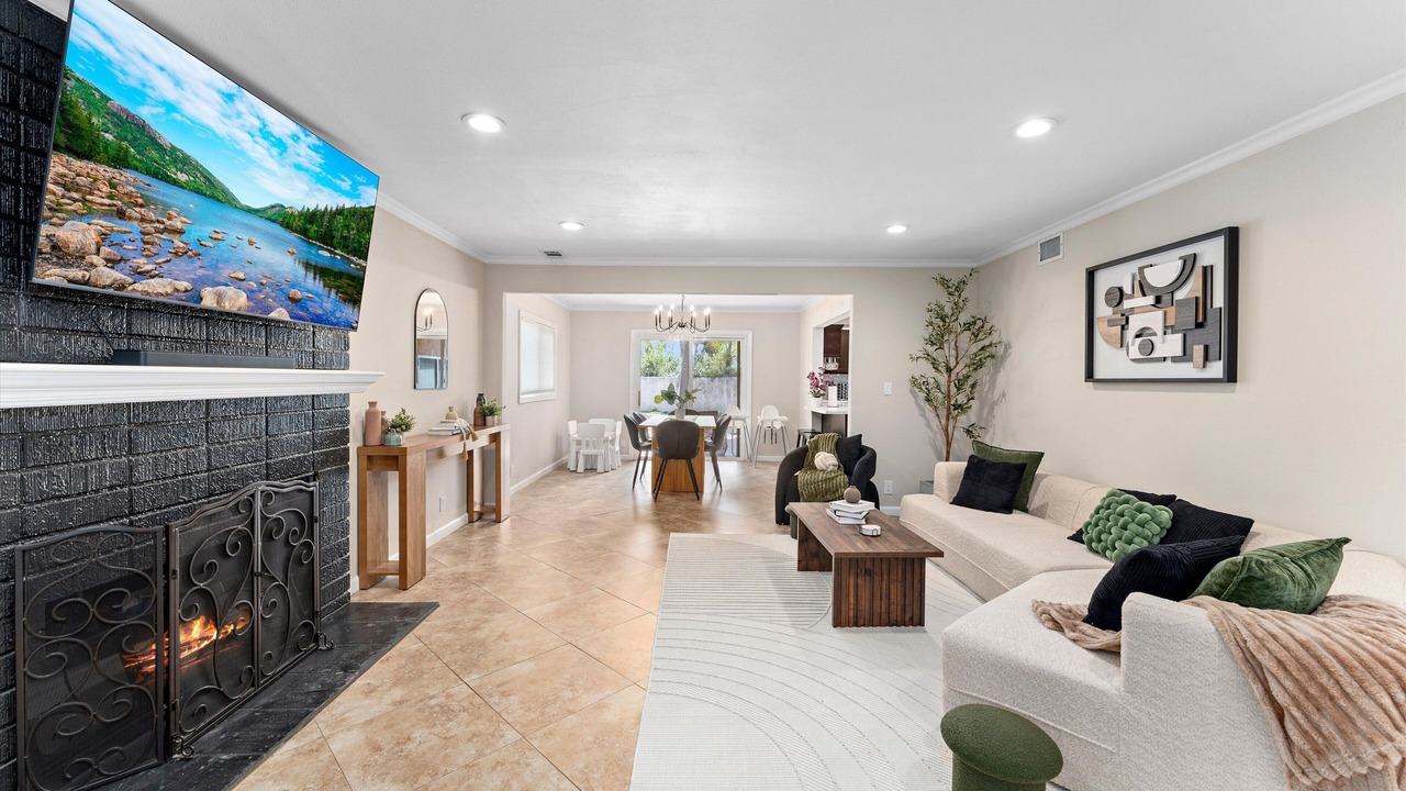 Photo of Livingroom in Santa Ana
