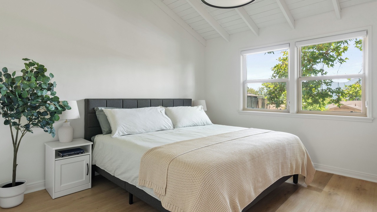 Photo of Bedroom in La Crescenta